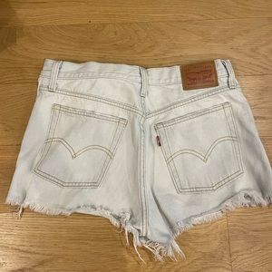 Levi cut off shorts